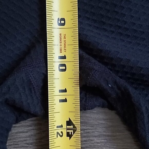 Kirkland Signature Ladies' Black Jacquard Active Tight Capris - Size Small - Picture 6 of 9